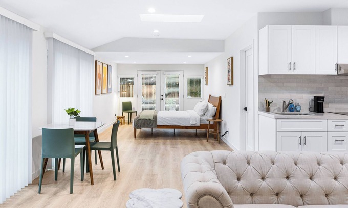 Thousand Oaks House | Cozy, Zen Mountain Side Oasis