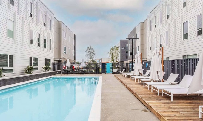 Indianapolis Apartment | CozySuites at AYR