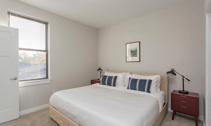 Music Row Apartment | Cozysuites Music Row Stylish 2BR-free parking 59