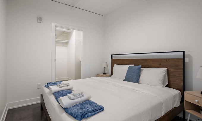 Warehouse District Apartment | CozySuites NLG - Modern 1BR condo #33