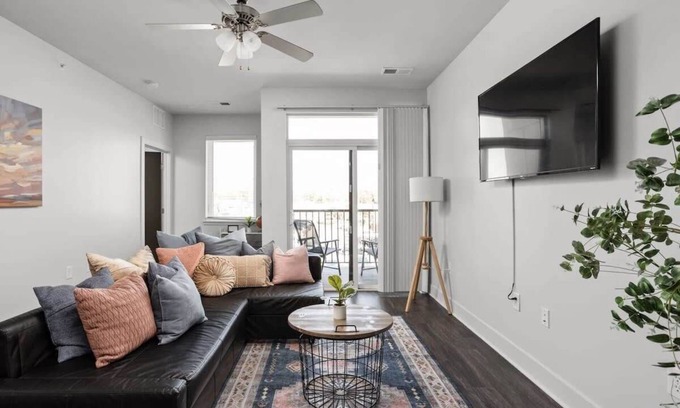 Indianapolis Apartment | Cozysuites Spacious 2BR next to Whole Foods