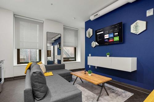 Cultural District Apartment | CozySuites Stunning 1BR in Downtown Pitts #12