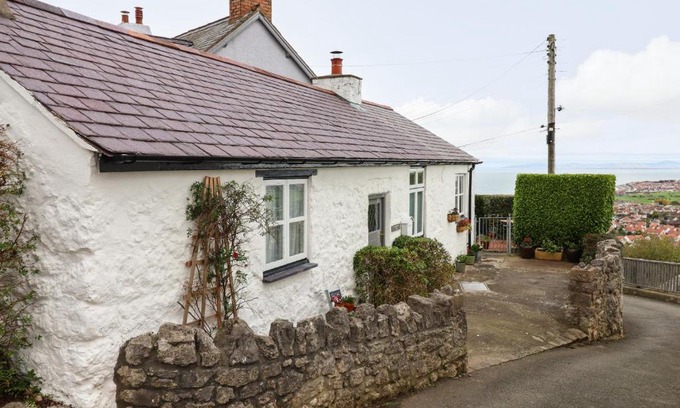 Penrhyn Bay House | Craiglwyd Bach