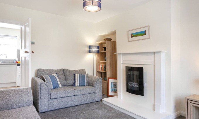 Hockley Apartment | Cranbrook Street - a serviced apartment that sleeps 5 guests in 3 bedrooms