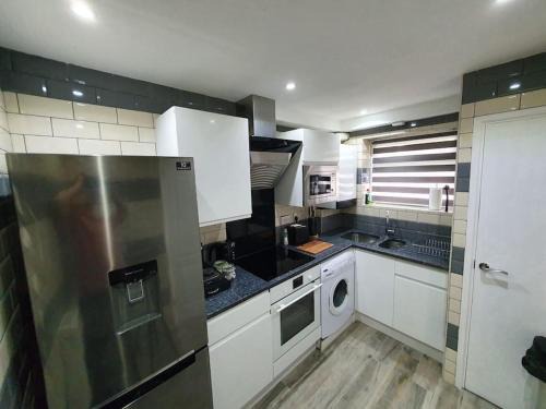 Luton Apartment | Crash pad in Luton Town