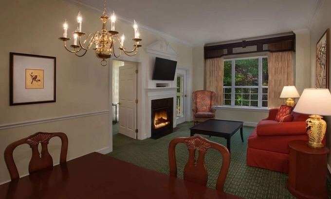 Williamsburg Villa | Create lasting memories , at Marriott's Manor Club at Ford's Colony.
