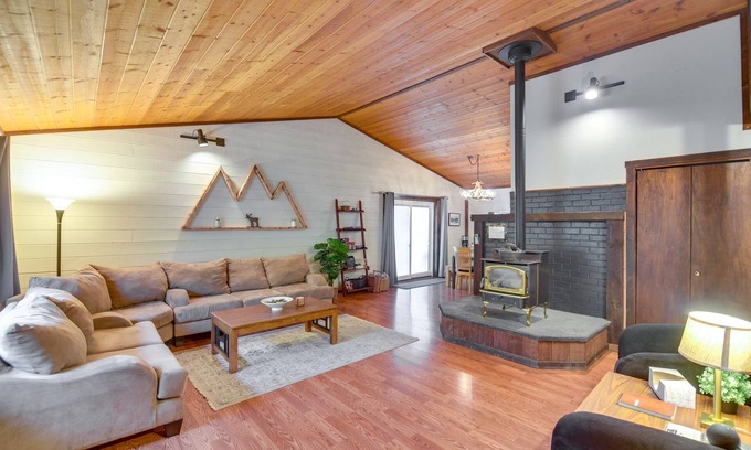 Downieville-Lawson-Dumont Cabin | Creekside Cabin: Easy Access to i-70 & Slopes!