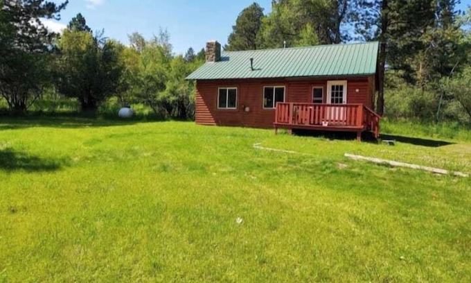 Saddlestring House | Creekside Chalet, Private Creekside Chalet