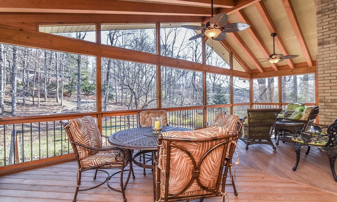 Black Mountain House | Creekside Cottage Star5Vacations