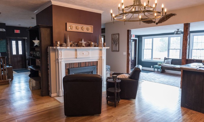 Oneida Hotel | Creekside Inn