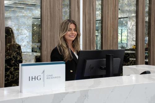 Auburn Hills Hotel | Crowne Plaza Auburn Hills by IHG