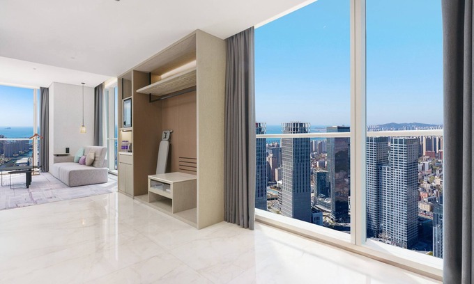 Xinghai Commercial Area Hotel | Crowne Plaza Dalian Xinghai by IHG