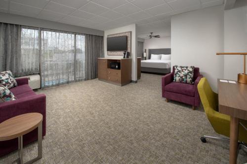 North San Antonio - SAT Hotel | Crowne Plaza San Antonio Airport by IHG