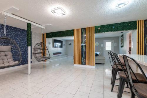 College Manor House | Cruise Haven with Pool, 15 Min to Port Canav & Beach