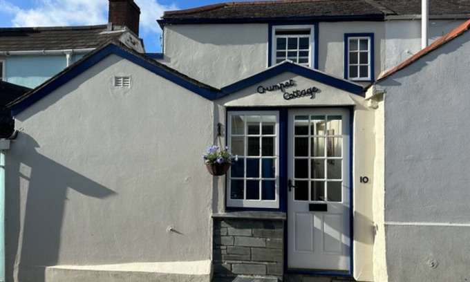 Mylor Bridge Cottage | Crumpet Cottage, explore the scenic country