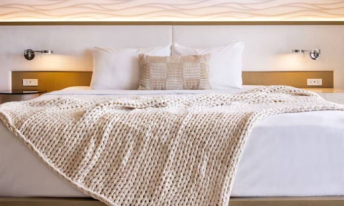 St. Pete Beach Hotel | Crystal Blue Water from the Gulf! 3 Large Units, Pets are Allowed, Pool!