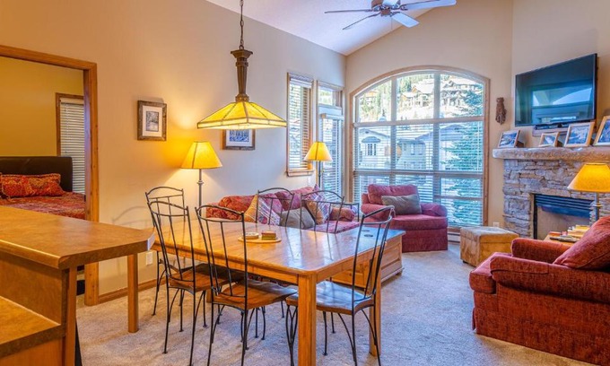 Sun Peaks Apartment | Crystal Forest #54 By Bear Country