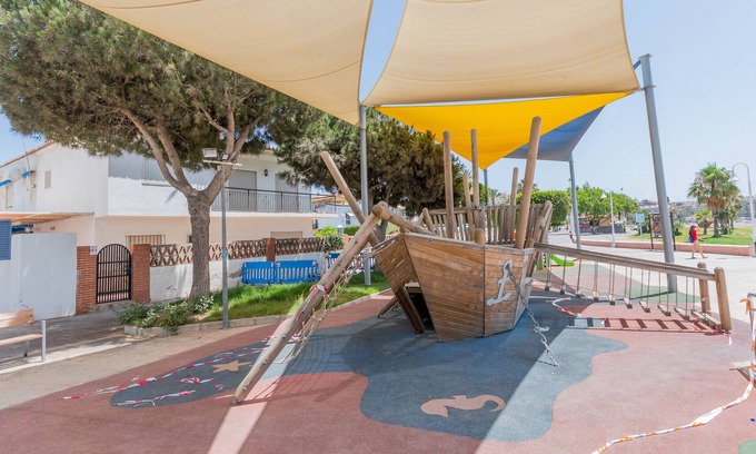 La Cala del Moral Apartment | Cubo's Beachside Calasa Apartment & Terrace/beach/air conditioning/free Wi-Fi