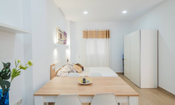 Carretera de Cadiz Apartment | Cubo's Urban Studio Turisbelen/city/free wifi