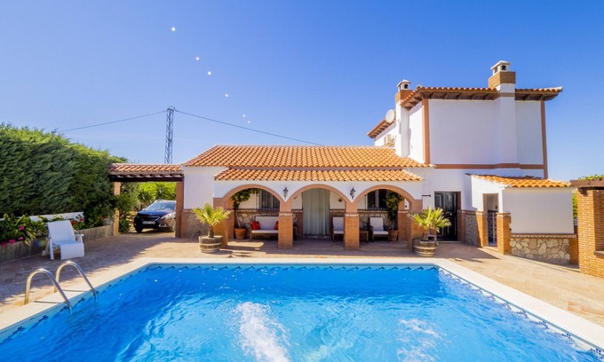Ardales Villa | Cubo's Villa Torres Ardales/private pool/free wifi