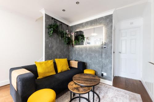 Woolwich House | Cute 2 Bedroom House - 10 Min Walk to Woolwich DLR & Elizabeth Line - Netflix - Espresso Machine
