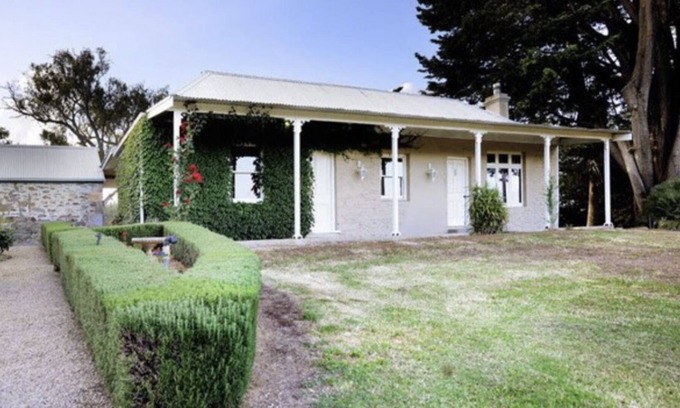 Talunga Cottage | Cute Adelaide Hills Cottage