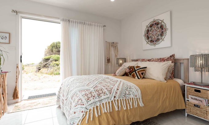 Lulworth Apartment | Cute as a Button by the Beach
