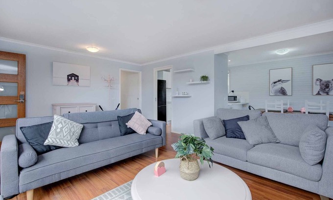 Rosebud House | Cute Beach Cottage