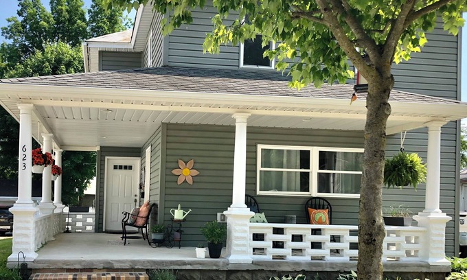 Ionia Apartment | Cute cozy apartment. Half a block walking distance from beautiful downtown Ionia