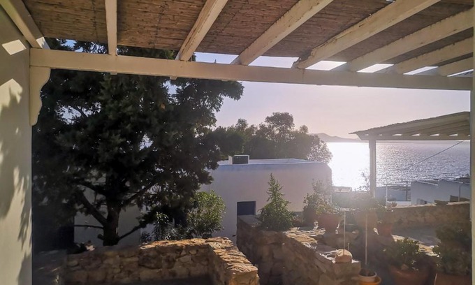 Agios Ioannis House | Cute Home with Lovely Sunset