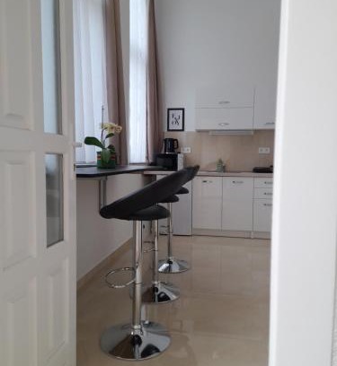 Baja Apartment | Déri Kert Apartmanház A