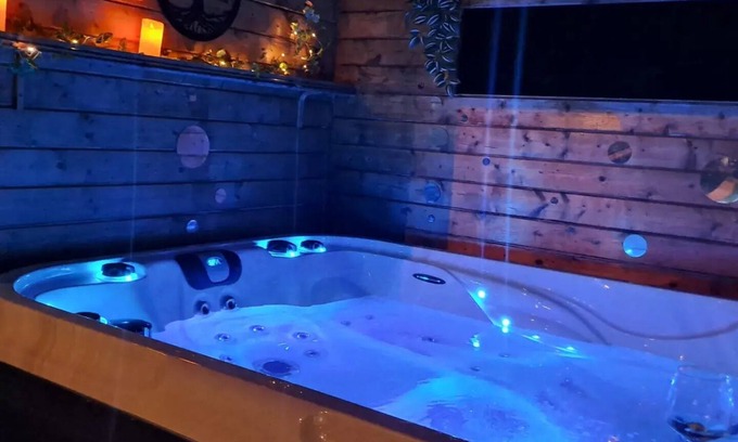 Le Garric Cottage | Dôme L'ephémère vu Ciel et Piscine/jacuzzi Privatif