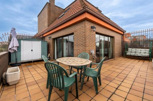 Almenara Apartment | Dúplex céntrico Ático TEMPORAL con Espectaculares Vistas PAT132