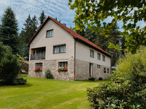 Ridelov Apartment | Dům Skala