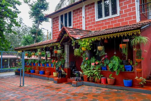 Kushalnagar House | D signature Homestay By Lexstays