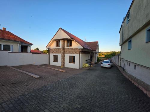 Cerveny Hradok House | DaDeli