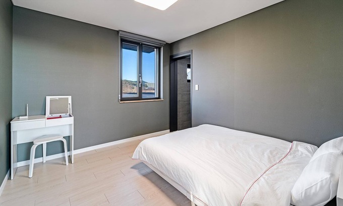 Ansan House | Daebudo Atiko Dokchae Pool Villa