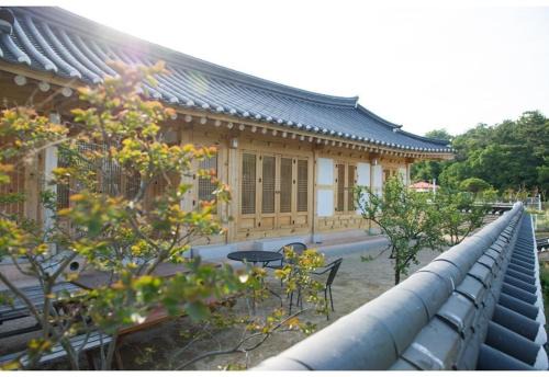 Ansan House | Daebudo Paper Museum Hanok Pension