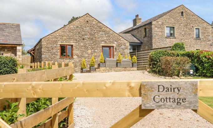 Ingleton Cottage | DAIRY COTTAGE, pet friendly, character holiday cottage in Ingleton