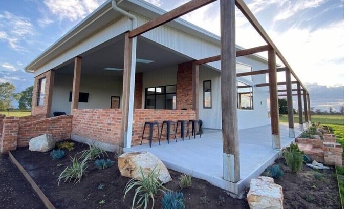 Stratford Other | Dalrose Retreat - Luxury farm retreat, sleeps 8, pet friendly and close to town