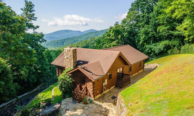 Old Fort Cabin | Dancing Bears Cabin | Breathtaking Sunrise Mountain Views!