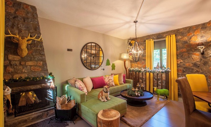 Aghios Athanasios Ski Chalet | Dandy Villas Palios Agios Athanasios | Rocky