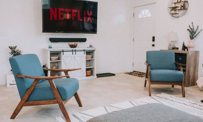 Mountainaire House | Dark Sky Chalet - Pet-Friendly