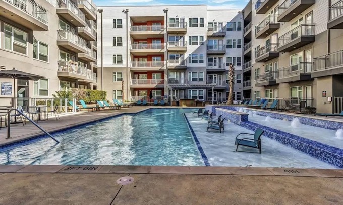 Richardson Apartment | Dashing 1BR Suite | Pool, Parking + Gym E