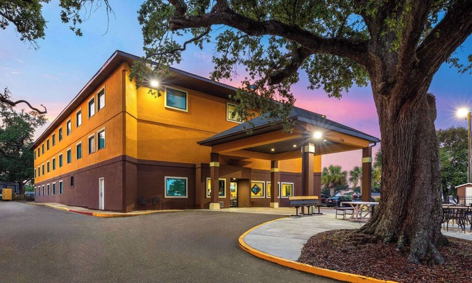 Biloxi Hotel | Days Inn by Wyndham Biloxi Beach