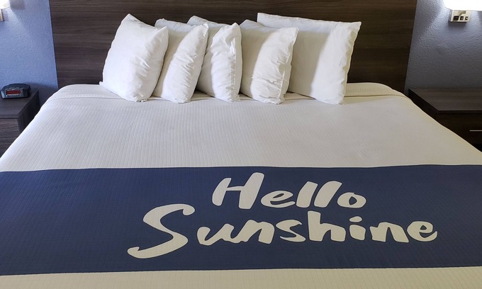 Coliseum Central Hotel | Days Inn by Wyndham Hampton Near Coliseum Convention Center