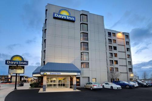 Niagara Falls Hotel | Days Inn by Wyndham Niagara Falls Near The Falls