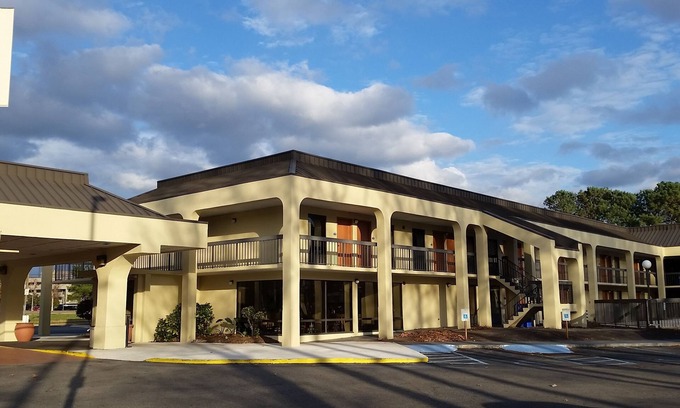 Norfolk - Virginia Beach Hotel | Days Inn by Wyndham Norfolk Airport