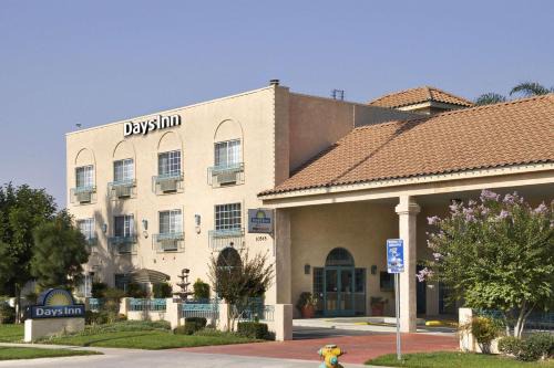 La Sierra Hotel | Days Inn by Wyndham Riverside Tyler Mall