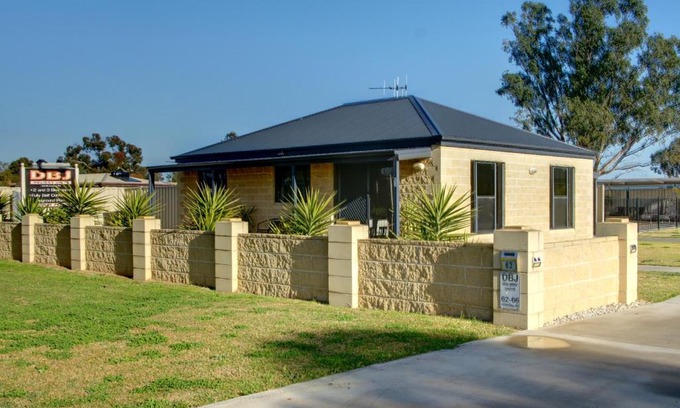 Mulwala House | DBJ Holiday Units